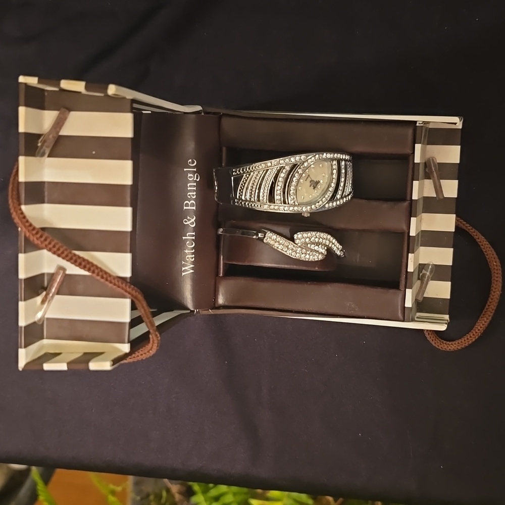 Elegant Silver and Black Watch & Bangle Set